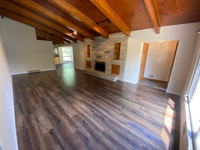 Building Photo - 2384 Johnston Rd