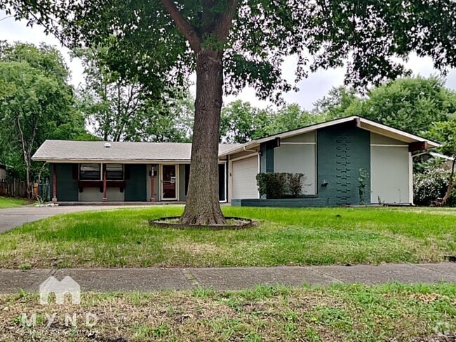 Building Photo - 925 Warren Way