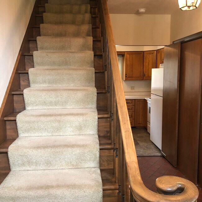 Building Photo - 1709 Country Club Pl