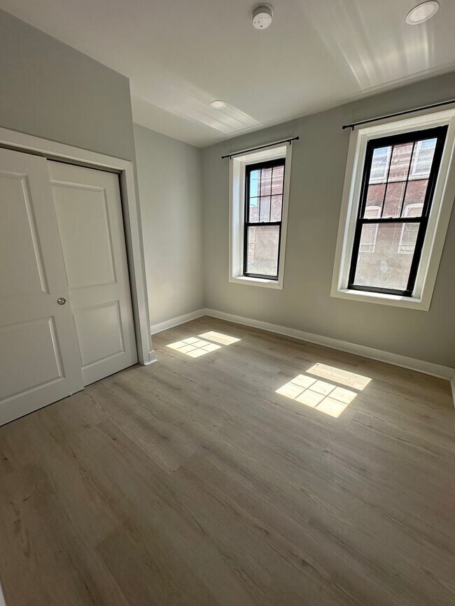 Foto del edificio - 1428 Wolf St