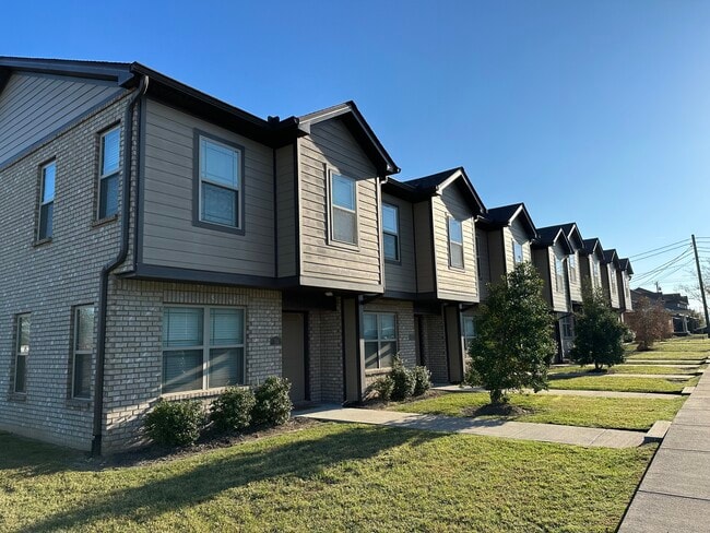 Photo - 74 Bellvue Dr House