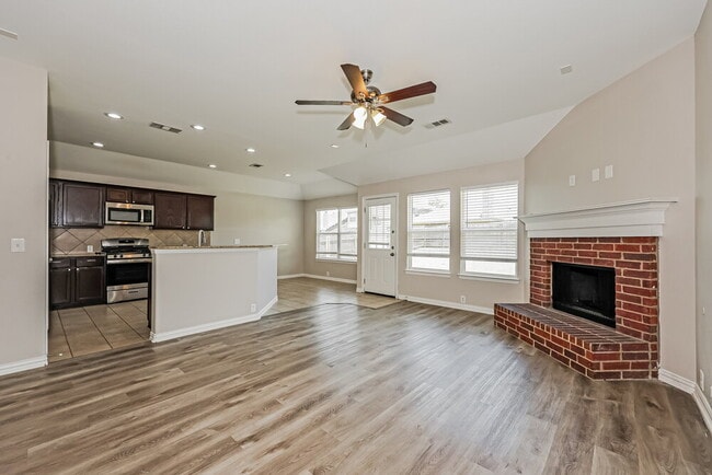 Foto del edificio - 1813 Sparrow Ln