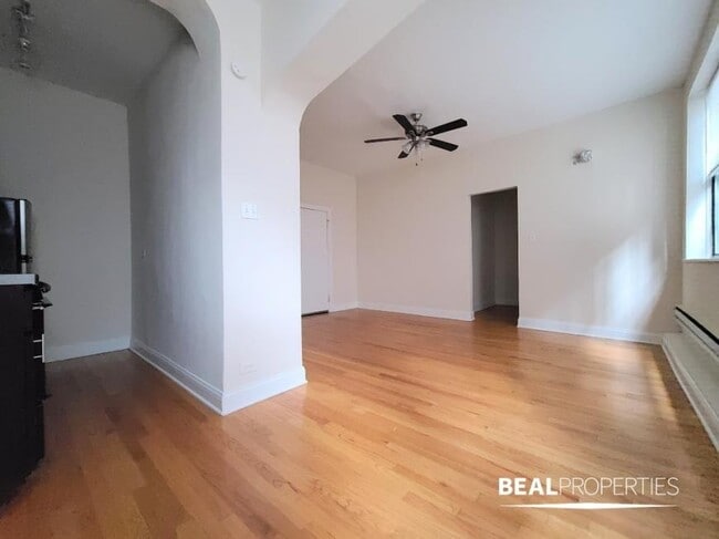 Building Photo - 0 bedroom in CHICAGO IL 60640