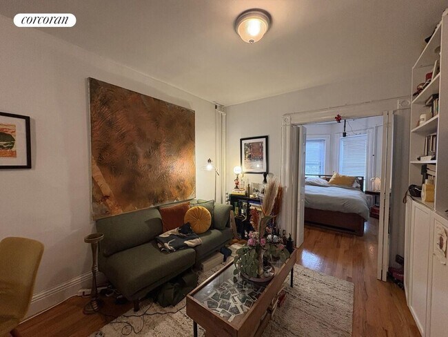 Foto del edificio - 678 Degraw St