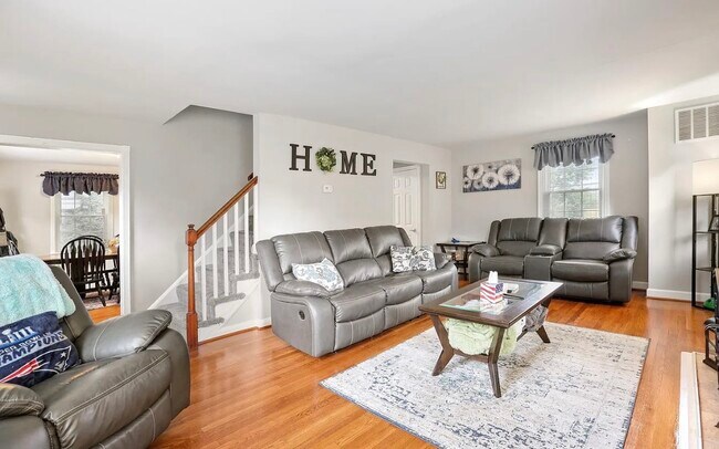 Foto del edificio - 7022 Deerfield Rd