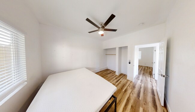 Building Photo - 5071-5073 55th St