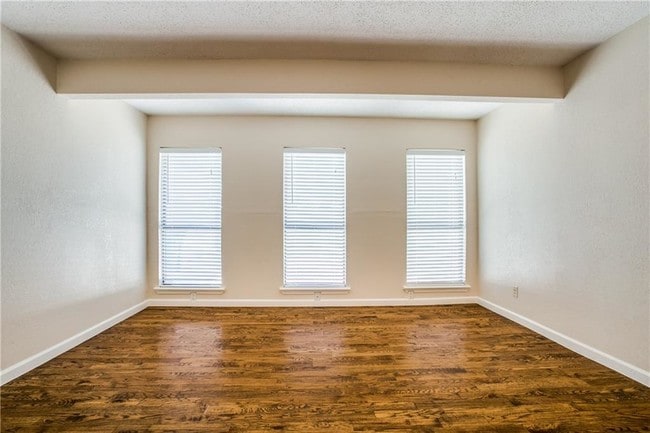 Building Photo - 224 Simmons Dr