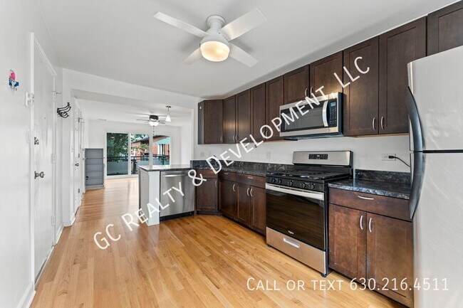 Foto del edificio - 6429 N Damen Ave