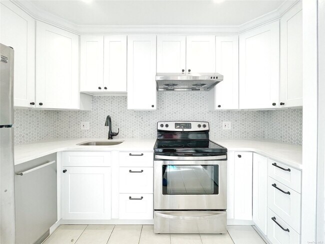 Building Photo - 147 Southwood Cir