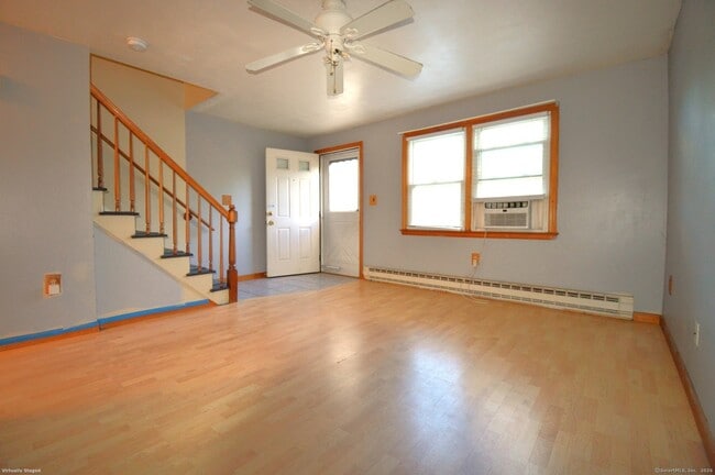 Building Photo - 246 Woodford Ave