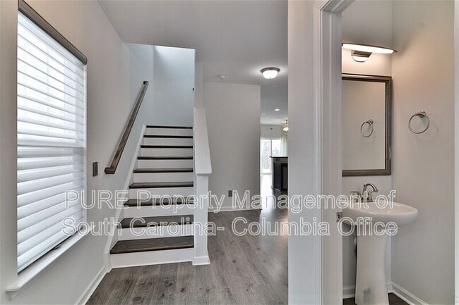 Building Photo - 109 Weeping Oak Ln