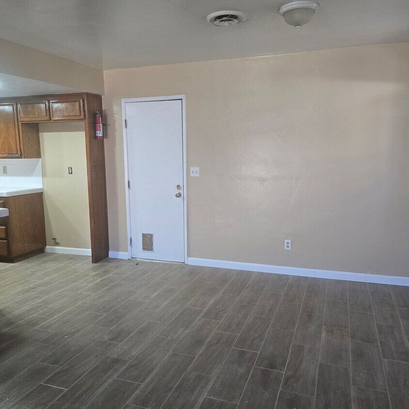 Foto del edificio - SW- 3 bedroom 2 bathrooms
