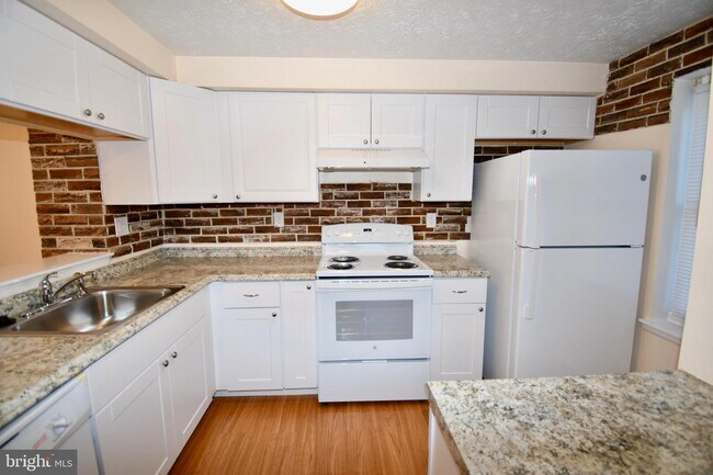 Building Photo - 222 Canfield Terrace