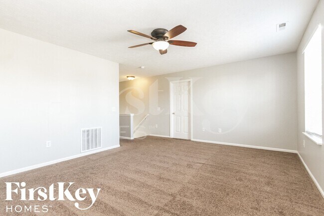 Foto del edificio - 7038 Lancaster Ln