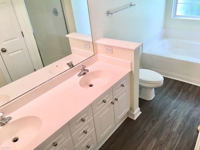 Foto del edificio - 2 br, 2 bath Condo - 107 Pickering Ln