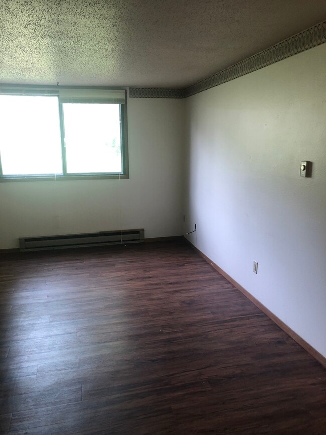 Building Photo - 906 Benton Dr