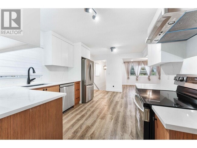 Building Photo - 1567 Prairie Ave