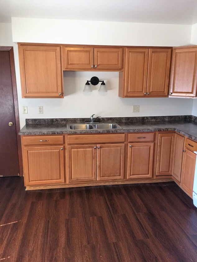 kitchen - 515 W Galena Blvd