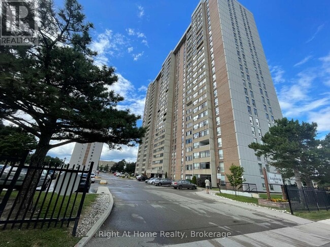 Building Photo - 18-418 Knightsbridge Rd
