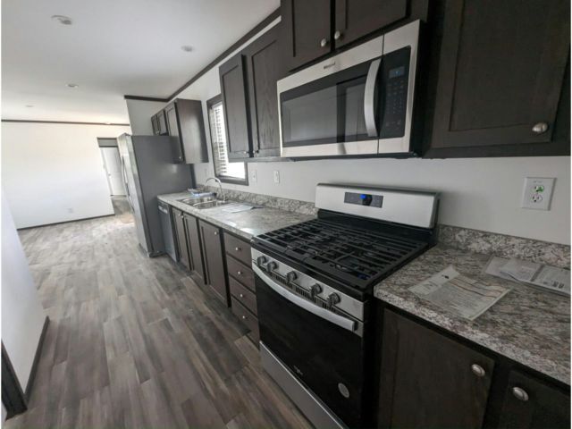 Foto del edificio - 133 Maple Dr