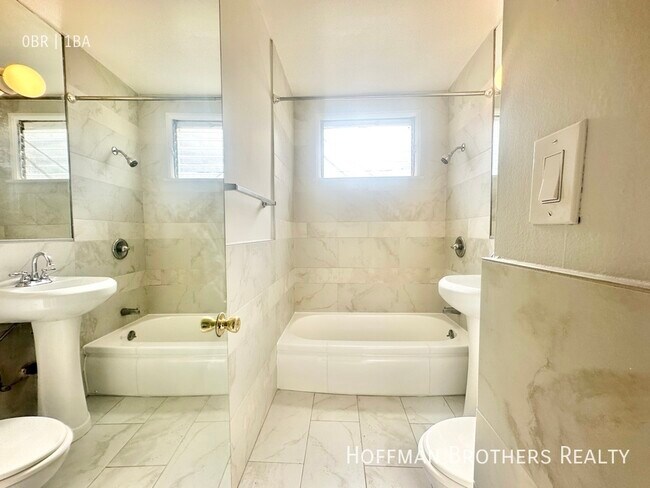 Building Photo - 425 N Oakhurst Dr Beverly Hills, CA 90210