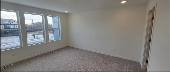 Foto del edificio - 10374 Glacier Ln N