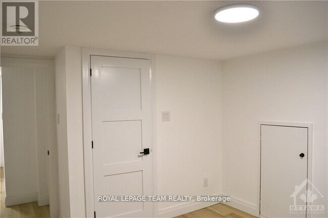 Building Photo - 503 Athlone Ave