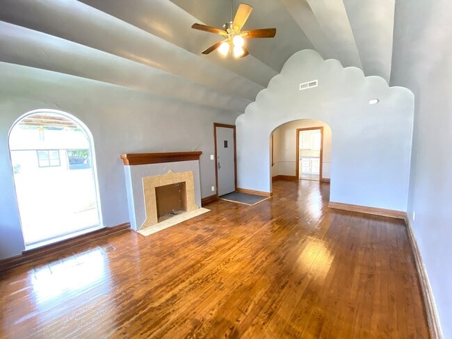 Building Photo - Spacious 2 Bed 1 Bath NW OKC