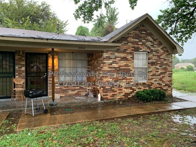 Building Photo - 4440 Wooddale Ave