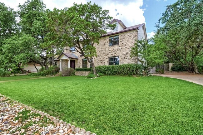Foto del edificio - 213 Hurst Creek Rd