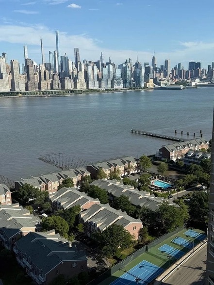 Foto del edificio - 7004 JFK Blvd E