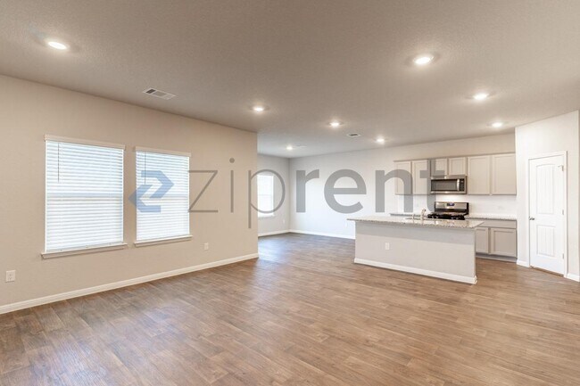 Building Photo - Unit