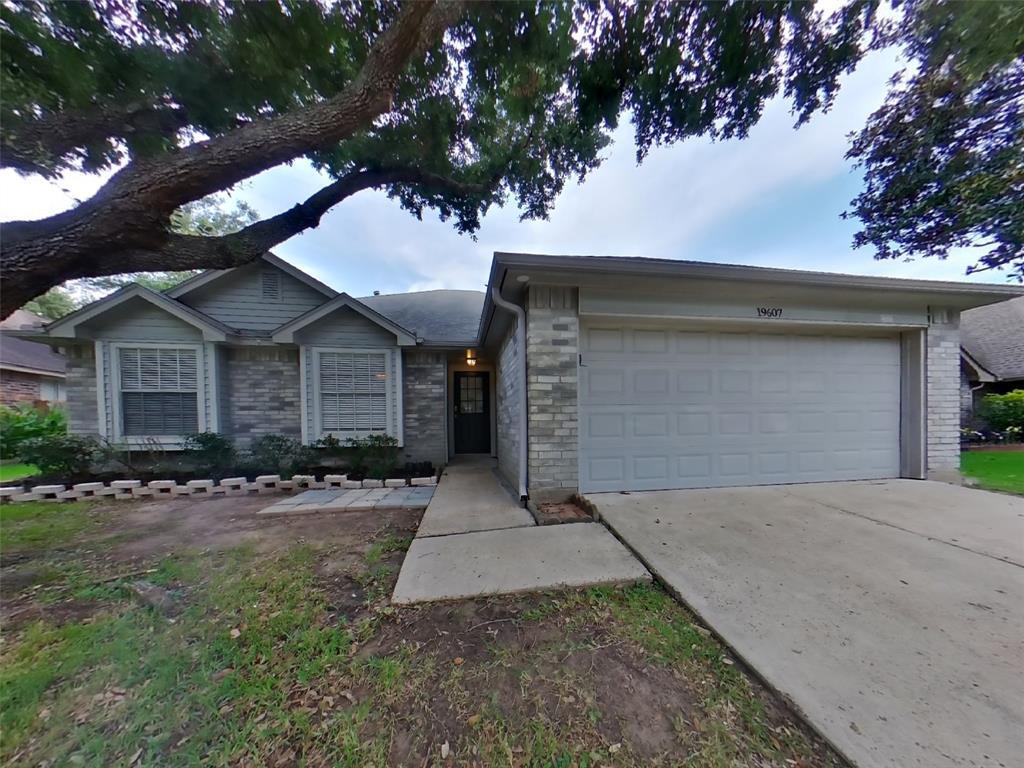 Foto principal - 19607 Horden Creek Dr