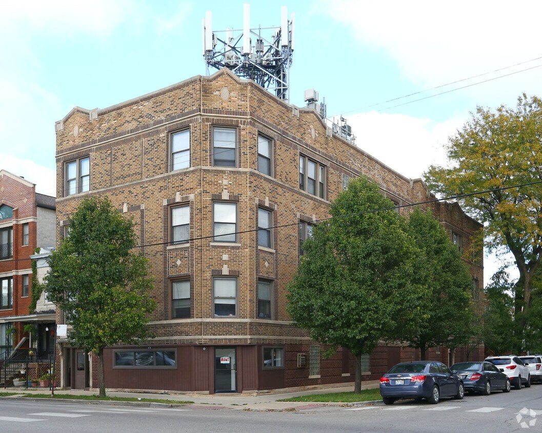 Primary Photo - 3035 N California Ave