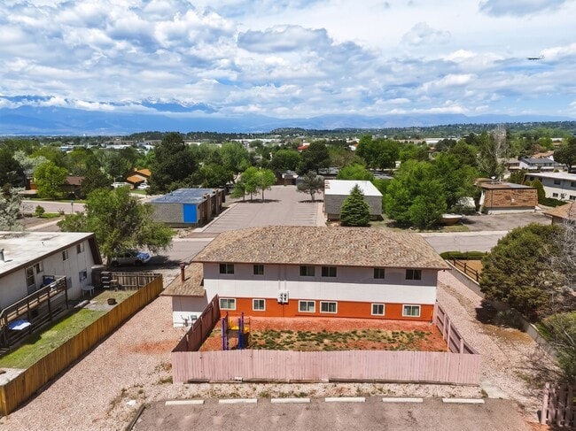 Building Photo - 1447 Nokomis Dr