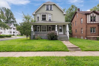 Building Photo - 10720 Edgepark Dr