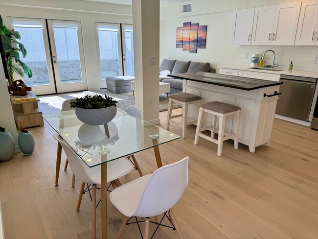 Building Photo - 2520 5th St