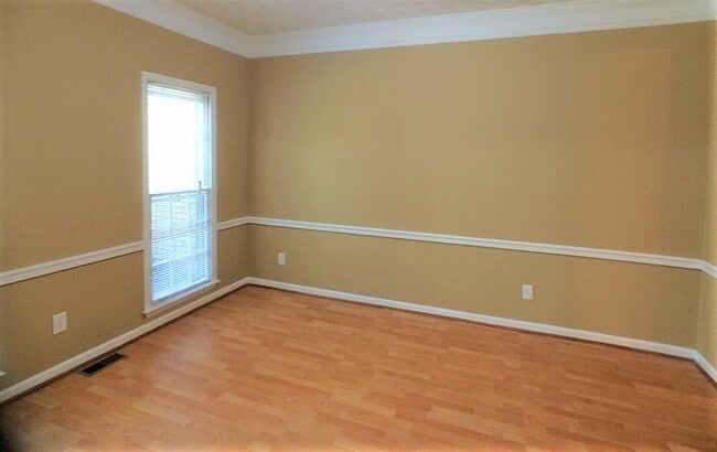 Building Photo - 2213 McQuiston Dr