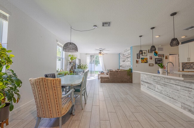 Building Photo - 2460 Timber Forest Dr