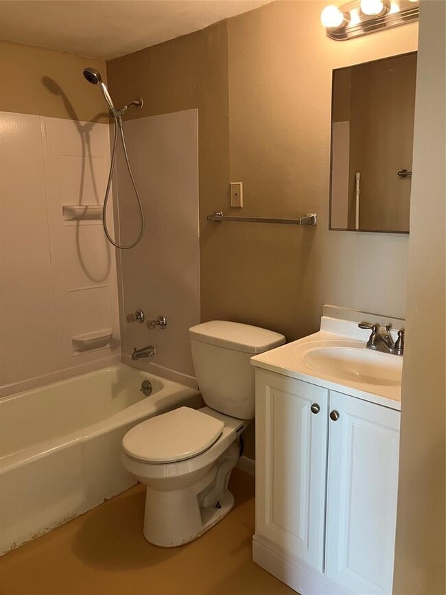 Building Photo - 5806 Circulo Dr