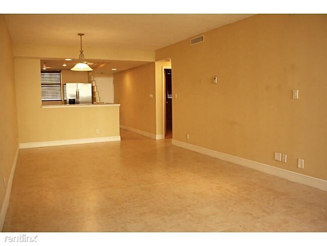 Building Photo - 8425 Forest Hills Dr
