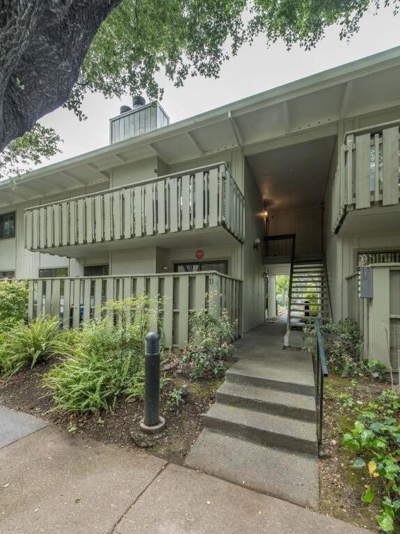 Foto principal - 1070 Mercedes Avenue APT 26
