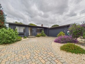 Building Photo - 1194 Prospect St