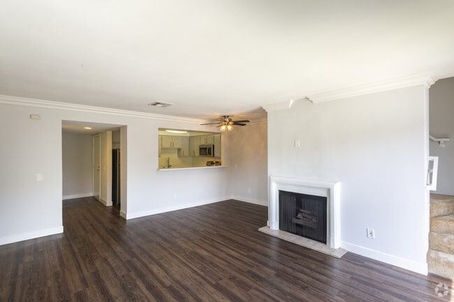 2BR, 1.5BA - dual story - 1000 SF - #216 - Town Center