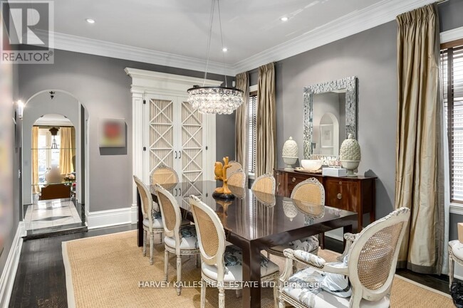 Building Photo - 173 Balmoral Ave