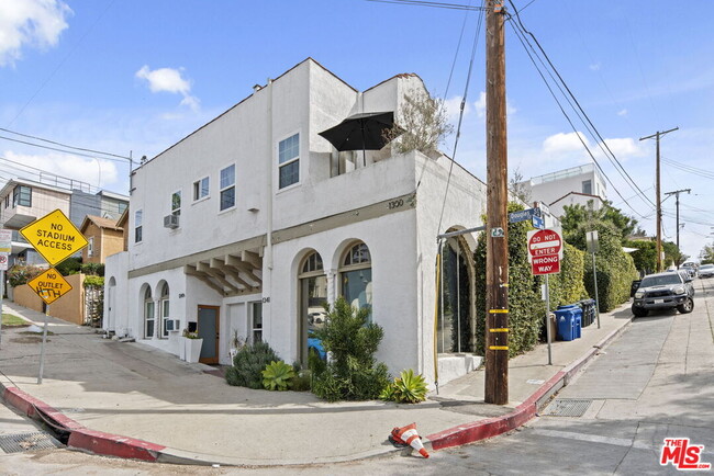 Building Photo - 1341 Lilac Terrace