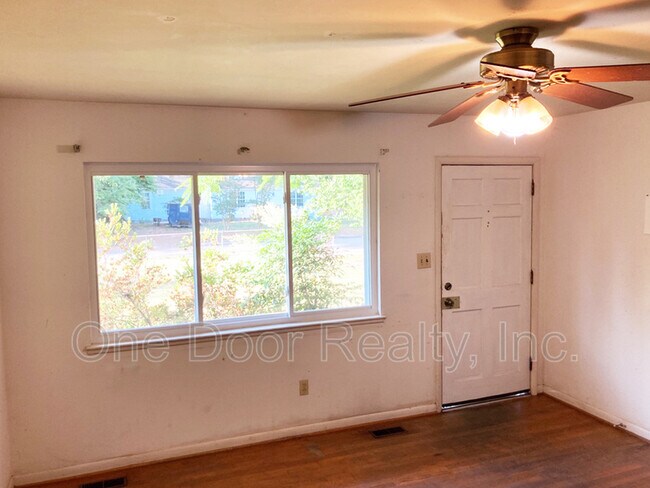 Building Photo - 120 Mimosa Dr