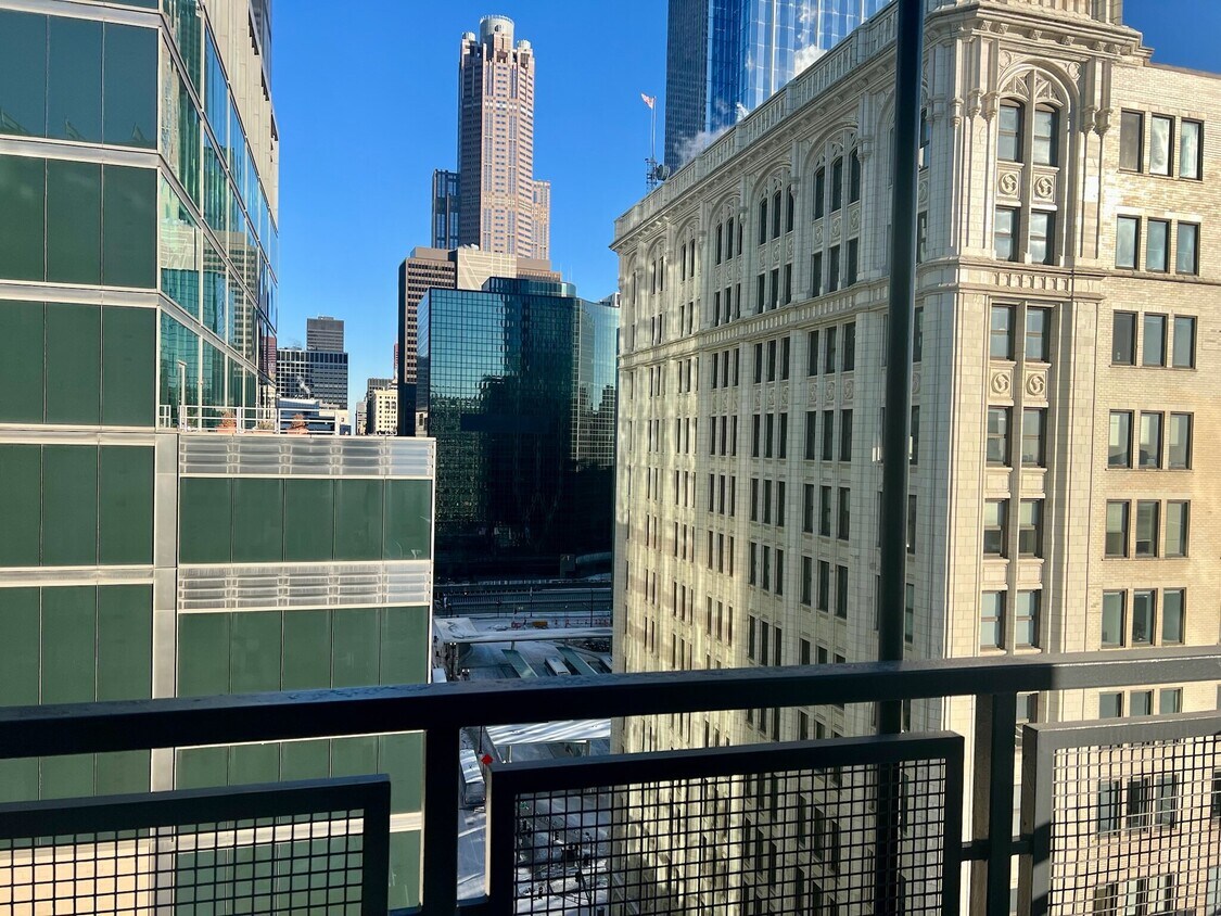 Foto principal - 565 W Quincy St