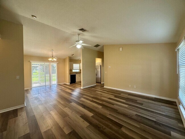 Foto del edificio - 1137 NW Juanita Pl