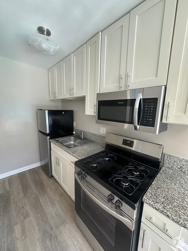 Building Photo - 125 Ximeno Ave